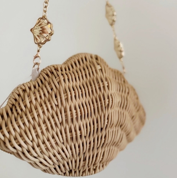 Wicker Shell Clutch Handbag